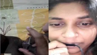 Desi Girl Fingering Her Wet Pussy | Viral MMS