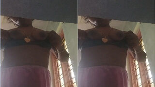 Desi Wife Shows Her Boobs | Viral MMS