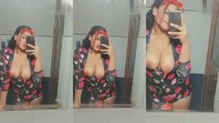 Cute Desi Girl Shows Boobs | Viral MMS