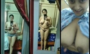 Horny Desi Girl Record Her Nude Selfie | Viral MMS